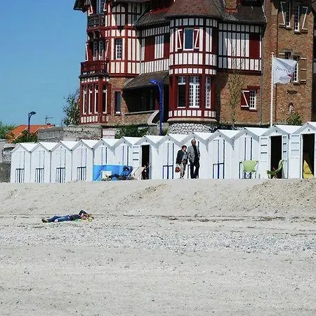 Holiday park Domaine Du Val 3*